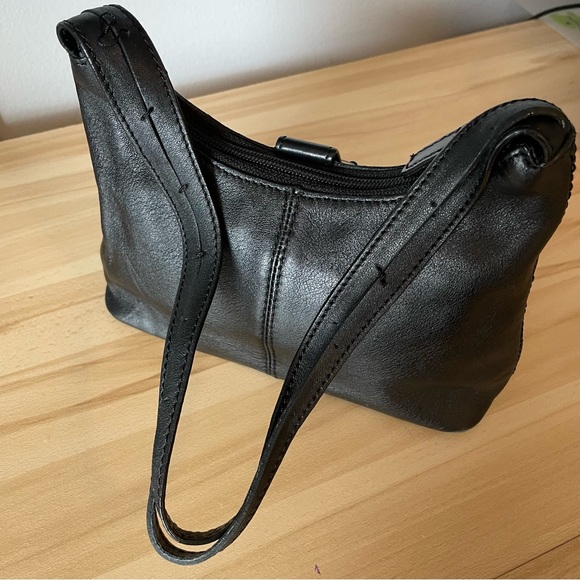 Kenneth Cole New York   black soft leather purse - Picture 6 of 11